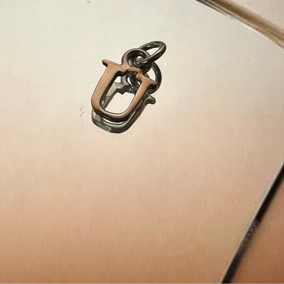 U charm letter .925 sterling silver - Picture 1 of 2